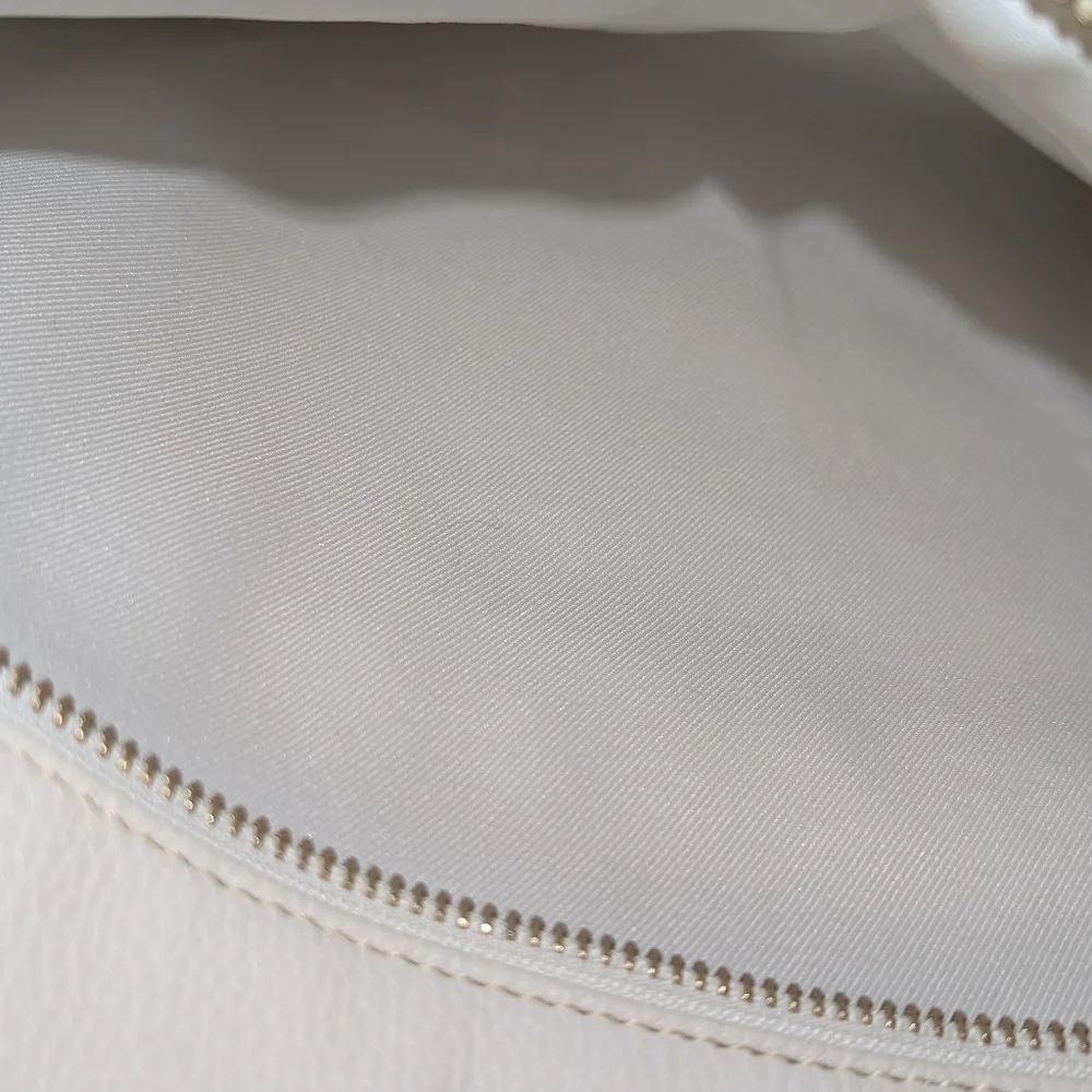 GUESS Floral Print Laptop, EUC